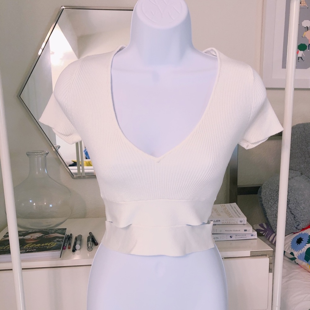 Zara short sleev vneck knit top with side slits S